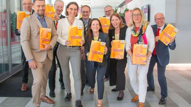 68 % erwarten mehr Weiterbildung: Unternehmen setzen auf KI-Kompetenz