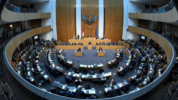 Plenarsaal im Parlament