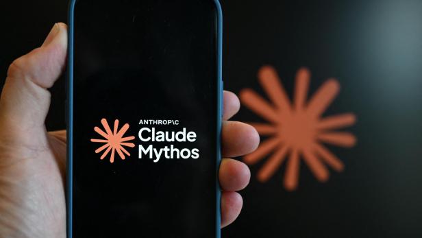 Handy mit Claude Mythos