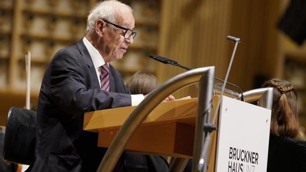 Jean Ziegler bei einer Rede im Bruckner Haus in Linz.
