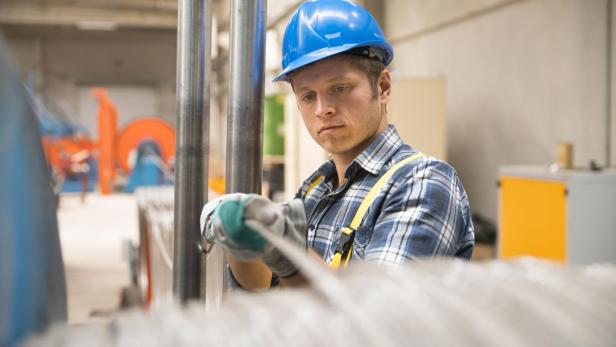 Arbeiter in Fabrik