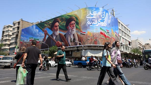 US-Iran exchange of strikes near the Strait of Hormuz