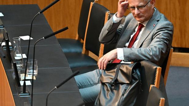 MArterbauer im Parlament nach seiner Budgetrede