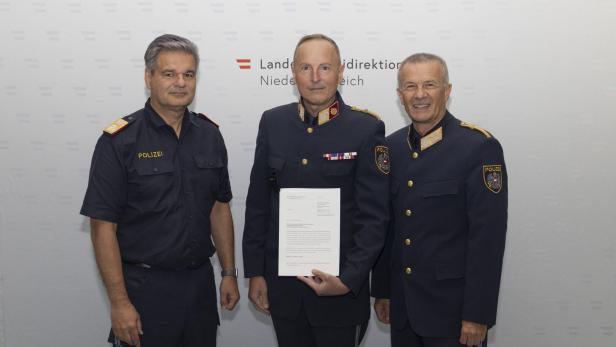 LPD-Stv. Roland Scherscher, Stadthauptmann Gerald Rak und Landespolizeidirektor Franz Popp.