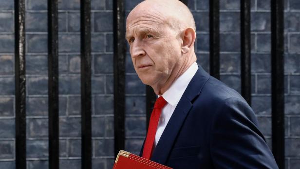 FILES-BRITAIN-POLITICS-DEFENCE-HEALEY