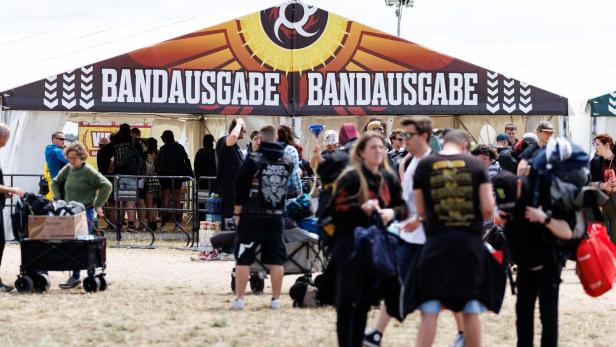 Bandausgabe beim Nova Rock 2026