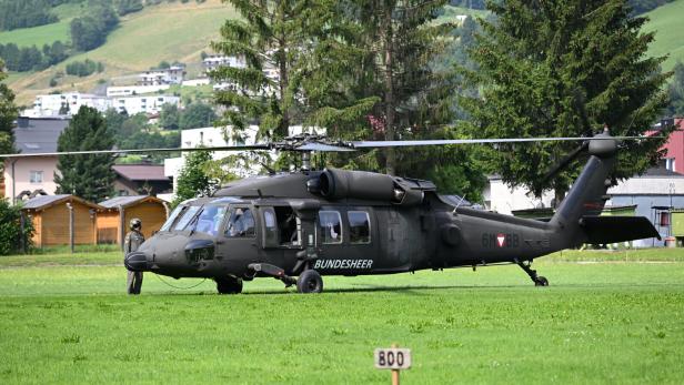 BUNDESHEER: ?BUNDESKANZLER UND VERTEIDIGUNGSMINISTERIN BESUCHEN DIE EINSATZZENTRALE BASISRAUM IN ST. JOHANN IM PONGAU? -  BLACK HAWK
