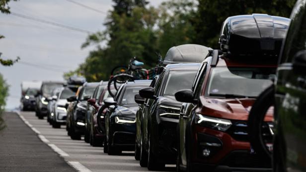 27 Prozent der Urlauber wollen heuer spritsparender fahren. Ob das Staus reduziert?