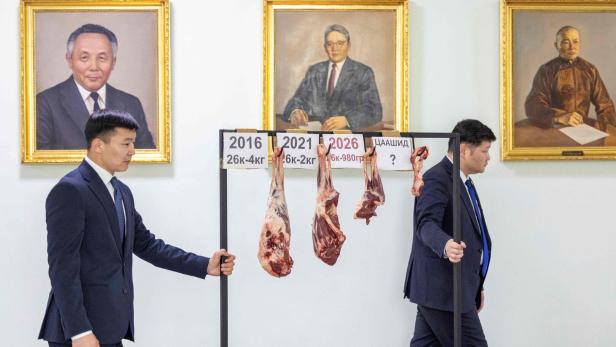 TOPSHOT-MONGOLIA-POLITICS-ECONOMY