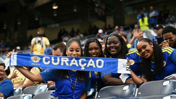 Fans aus Curacao vor dem Match gegen Deutschland.