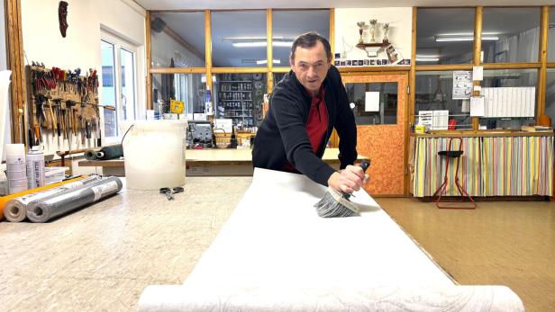  Johann Glanz jun. ist seit 40 Jahren Tapezierer und Dekorateur im Bezirk Neusiedl