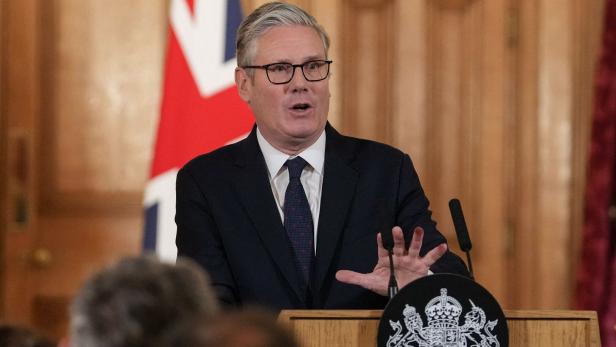BRITAIN-POLITICS-SOCIAL
