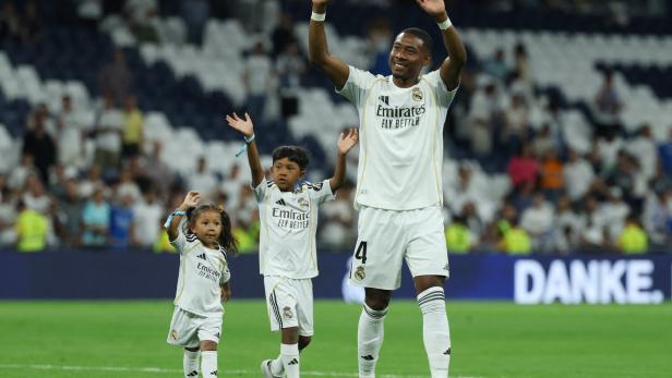David Alaba mit seinen Kindern