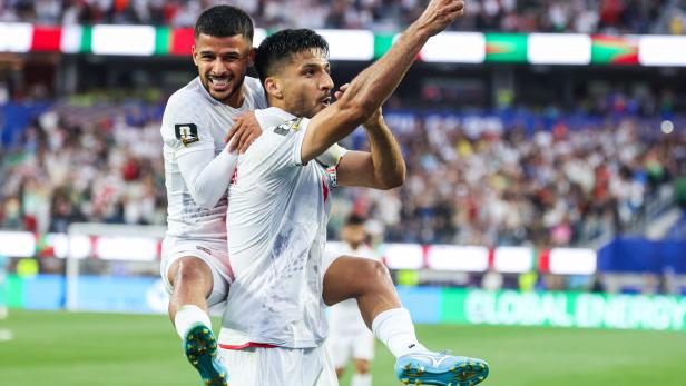 Zuerst Jubel, dann starke Worte: Mohammad Mohebi (rechts)