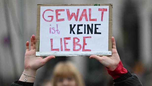 GERMANY-JUSTICE-WOMEN-CYBERCRIME-AI-DEMO