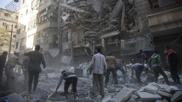Zerstörung nach Luftangriffen in Aleppo