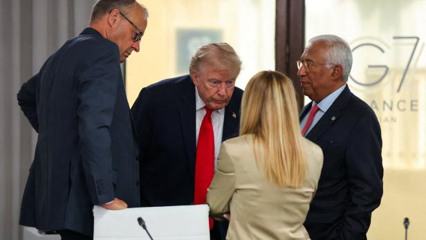TOPSHOT-FRANCE-G7-POLITICS-DIPLOMACY