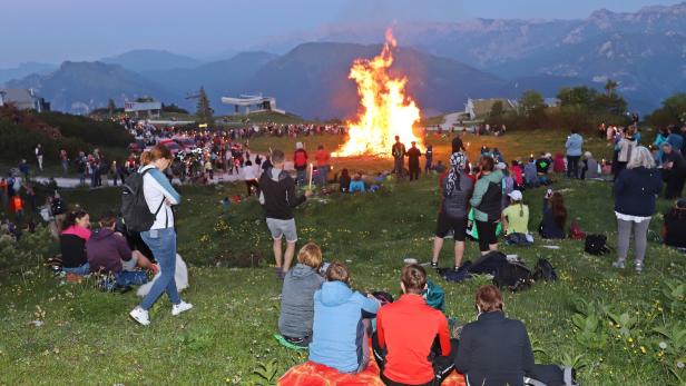 Sonnwendfeuer am Feuerkogel