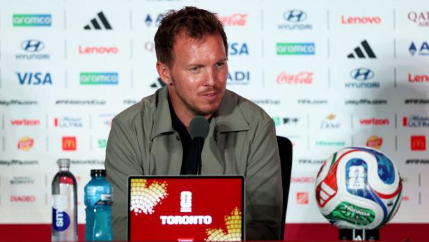 Julian Nagelsmann bei einer Pressekonferenz