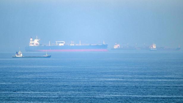 UAE-IRAN-US-ISRAEL-WAR-CEASEFIRE-HORMUZ-TRANSPORT