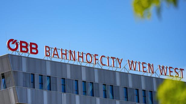 ++ THEMENBILD ++ BAHNHOFCITY WIEN WEST/ÖBB/ÖFFENTLICHER VERKEHR/BAHN/ZUG/BAHNHOF/ZUGREISEN/WESTBAHNHOF