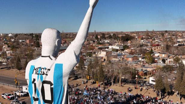 Die neue Messi-Statue in Cutral Co