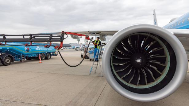 KLM führt einen Demonstrationsflug mit in Deutschland hergestelltem synthetischem Kerosin durch