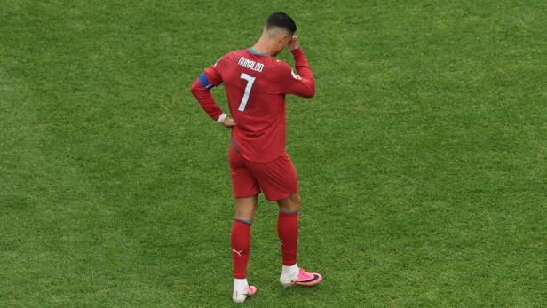 Cristiano Ronaldo alleine auf dem Platz