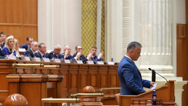 Romanian Parliament holds confidence vote for prime minister-designate Vestea and his cabinet