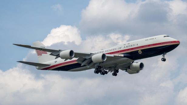 US-THE-NEW-AIR-FORCE-ONE,-A-BOEING-747-8-GIFTED-TO-TRUMP-FROM-QA