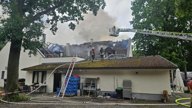 Gasthaus am Bisamberg stand in Flammen.