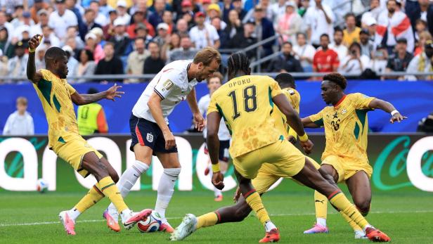 Harte Bandagen bei England gegen Ghana