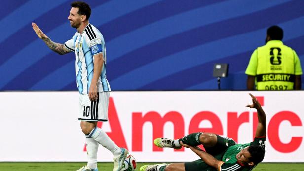 Messi wurde nach seinem Foul gegen Algerien nicht bestraft