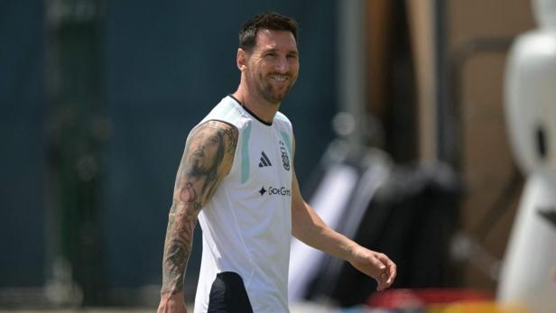 Lionel Messi hat beste Laune