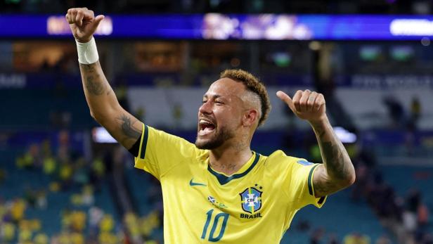 Neymar kam eine Viertelstunde vor Schluss aufs Feld und wurde bejubelt