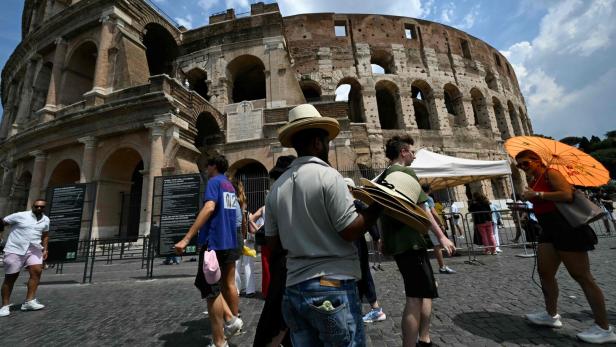 ITALY-HEATWAVE-CLIMATE-WEATHER-TOURISM