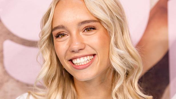 Lisa Mantler lacht