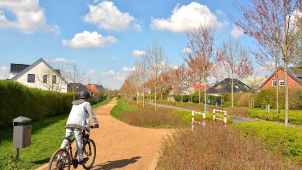 Fahrradweg entlang von privaten Grundstücken