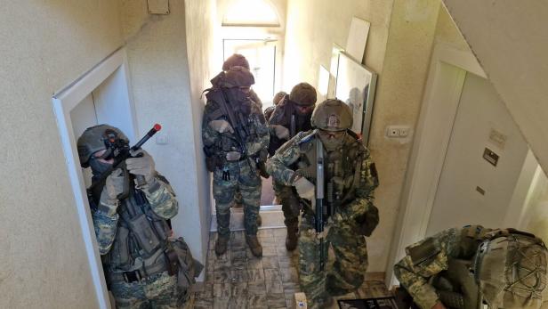 Jägereinheit des Heeres in einem Wohnhaus