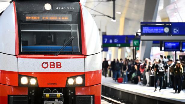 ++ THEMENBILD ++ ÖBB / BAHN / ZUG / EISENBAHN / VERKEHR / ÖFFENTLICHE VERKEHRSMITTEL