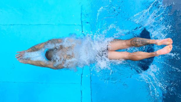 Abkühlung im Freibad in Brandenburg