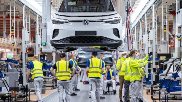 FILES-GERMANY-ECONOMY-AUTOMOBILE-VOLKSWAGEN-LAYOFFS