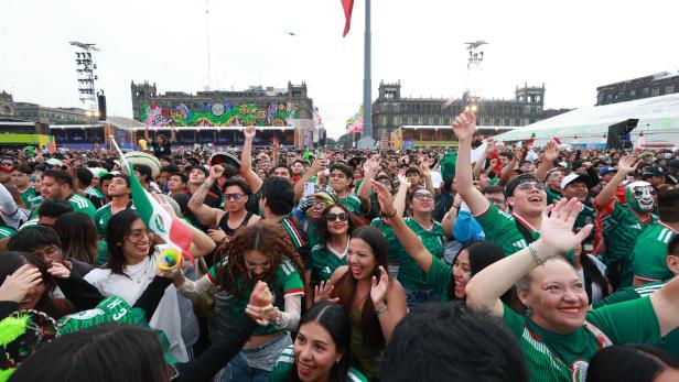 Mexikanische Fußball-Begeisterung auf dem Hauptplatz Zócalo