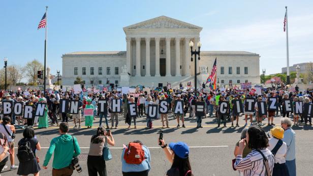 FILE PHOTO: U.S. Supreme Court hears Trump's bid to limit birthright citizenship in Washington