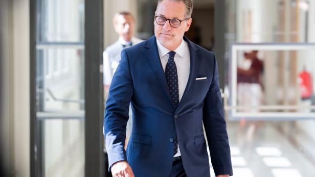 PROZESS GEGEN EX-VIZEKANZLER STRACHE IN DER CAUSA "LEBENSVERSICHERUNG"