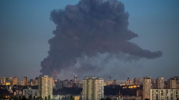 Russian missile and drone strike in Kyiv