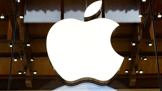 FILE PHOTO: Apple's logo