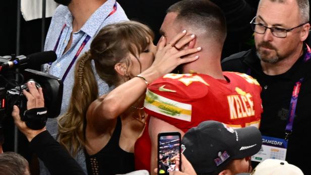 FILES-US-ENTERTAINMENT-MUSIC-SWIFT-KELCE