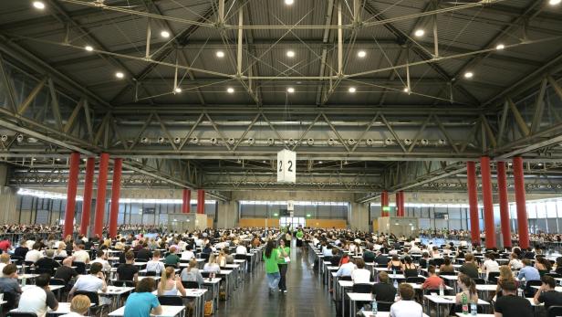 ++ THEMENBILD ++ START DER AUFNAHMETESTS FÜR DIE WIRTSCHAFTSUNIVERSITÄT (WU)