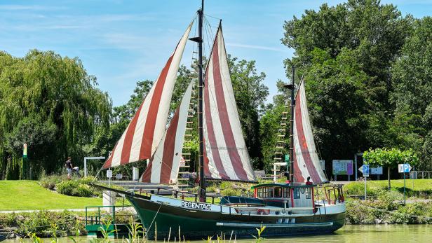 Das Schiff Regentag kann in Tulln besichtigt werden. 